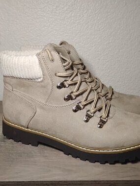 Cliffs by White Mountain Women's Connie Lace-up Booties